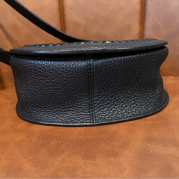 Michael Kors Collection Crossbody and BONUS tassel keychain! - Picture 5 of 7